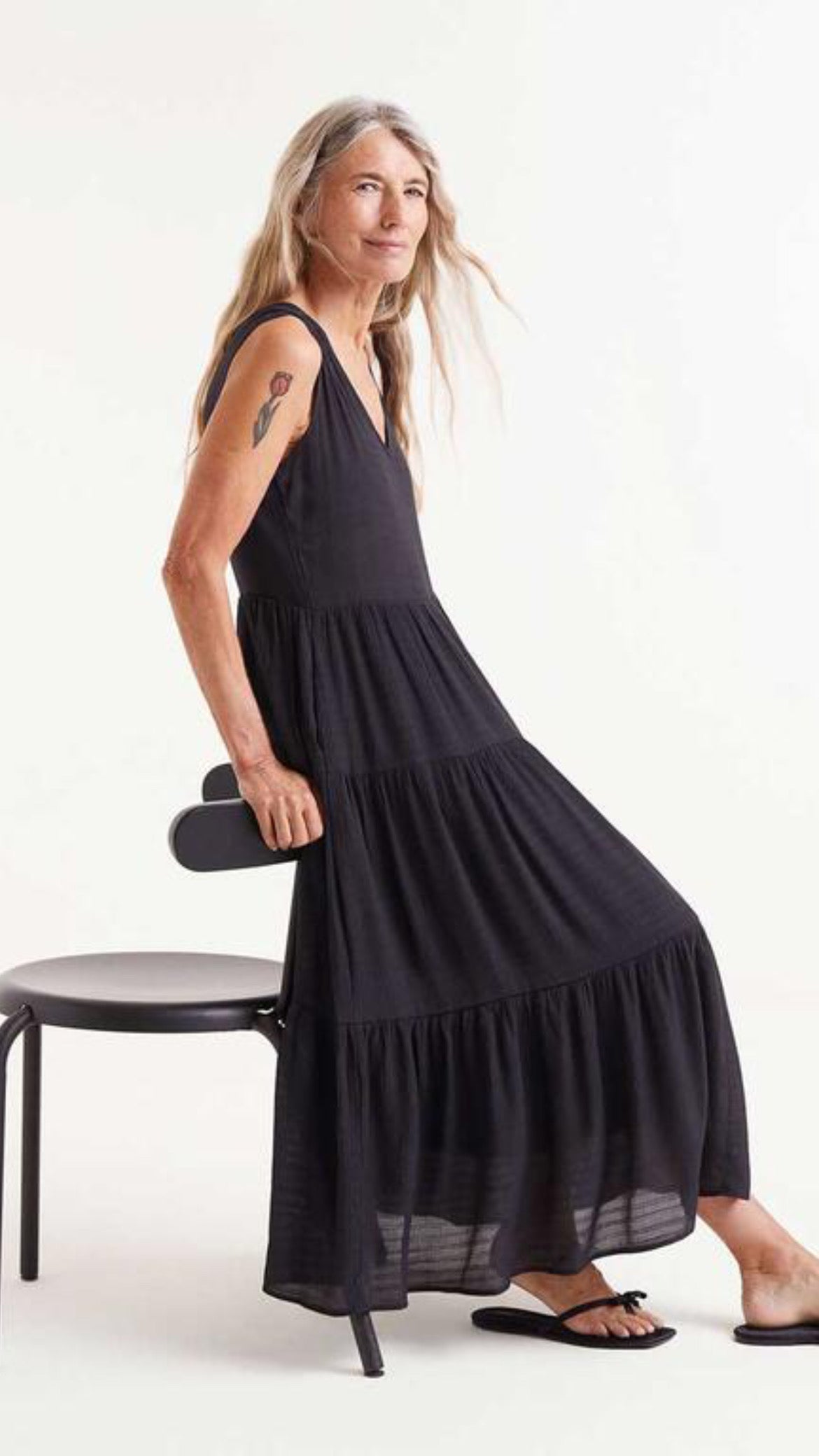 Vestido midi fluido negro