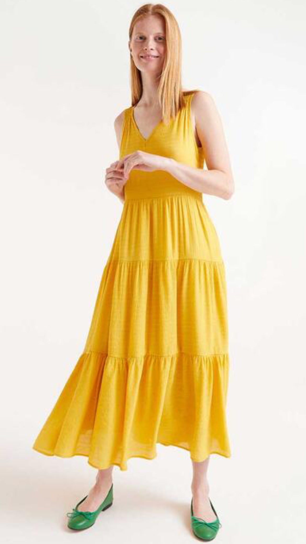 Vestido midi fluido amarillo