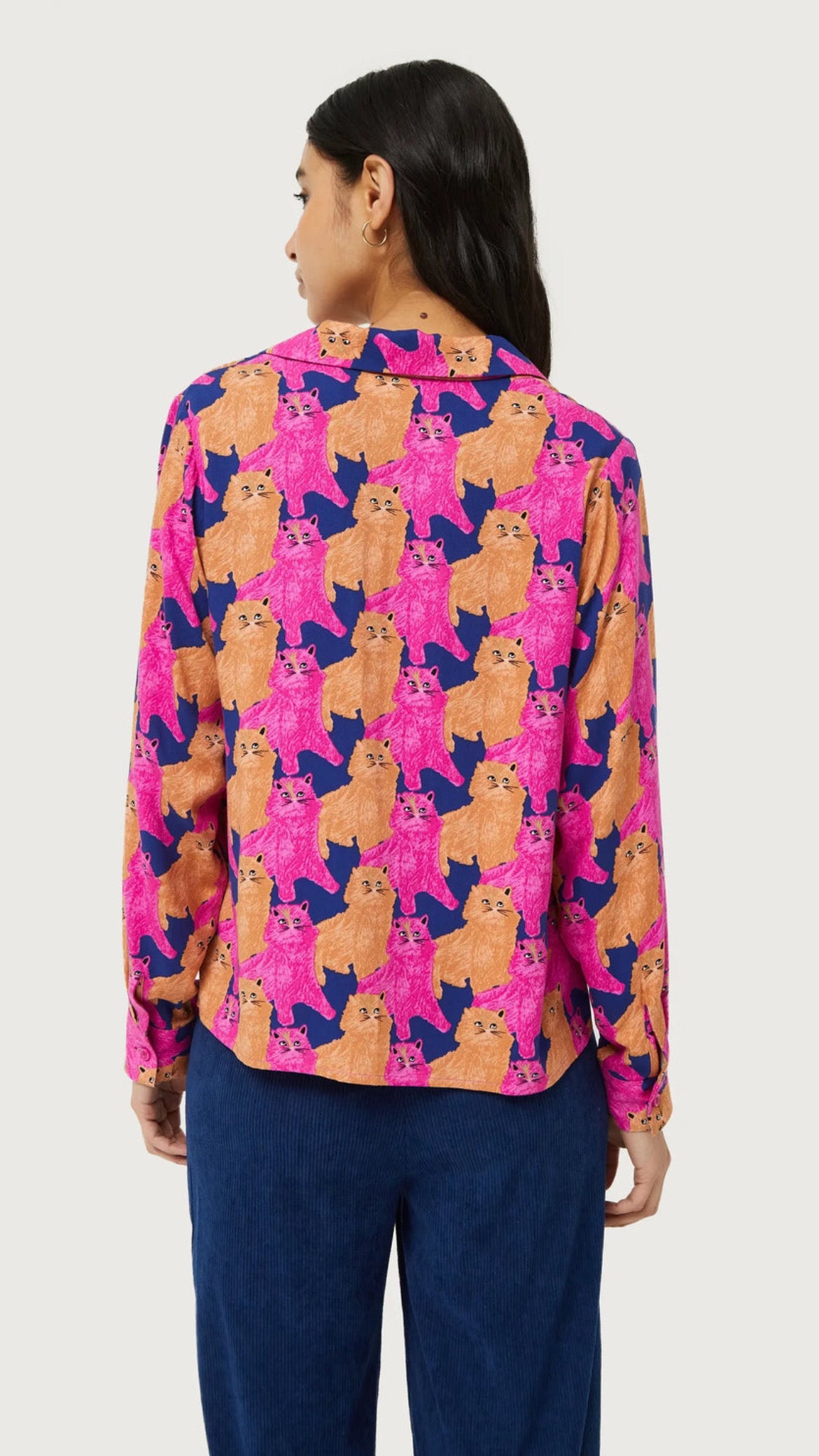 Camisa con estampado de gatos